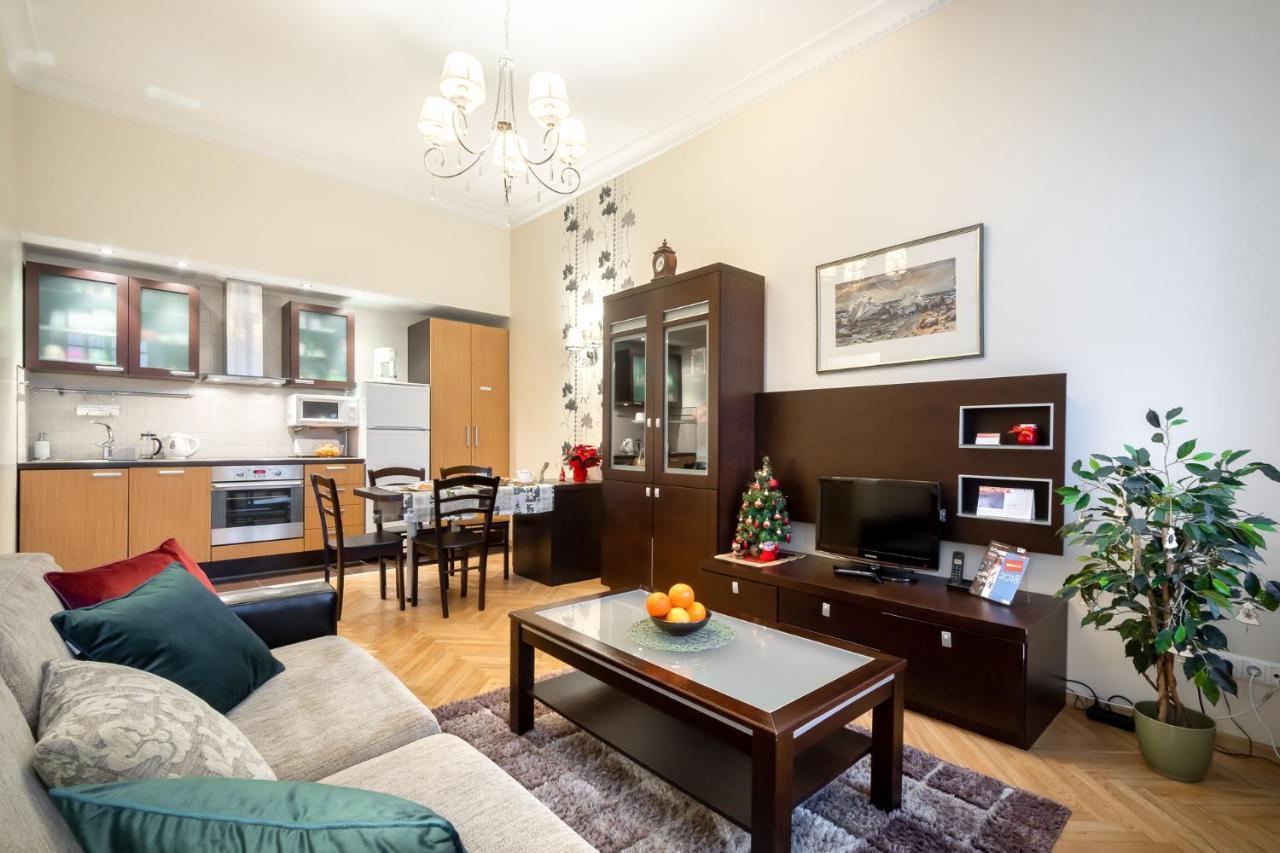 Classic Apartments In Old Town 탈린 외부 사진